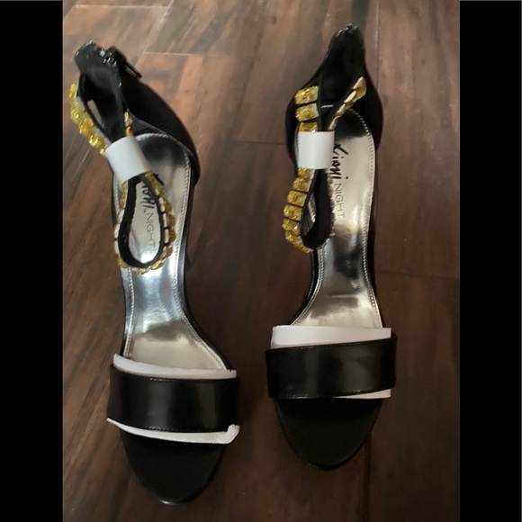 Fioni Night Shoes - Picture 1 of 5